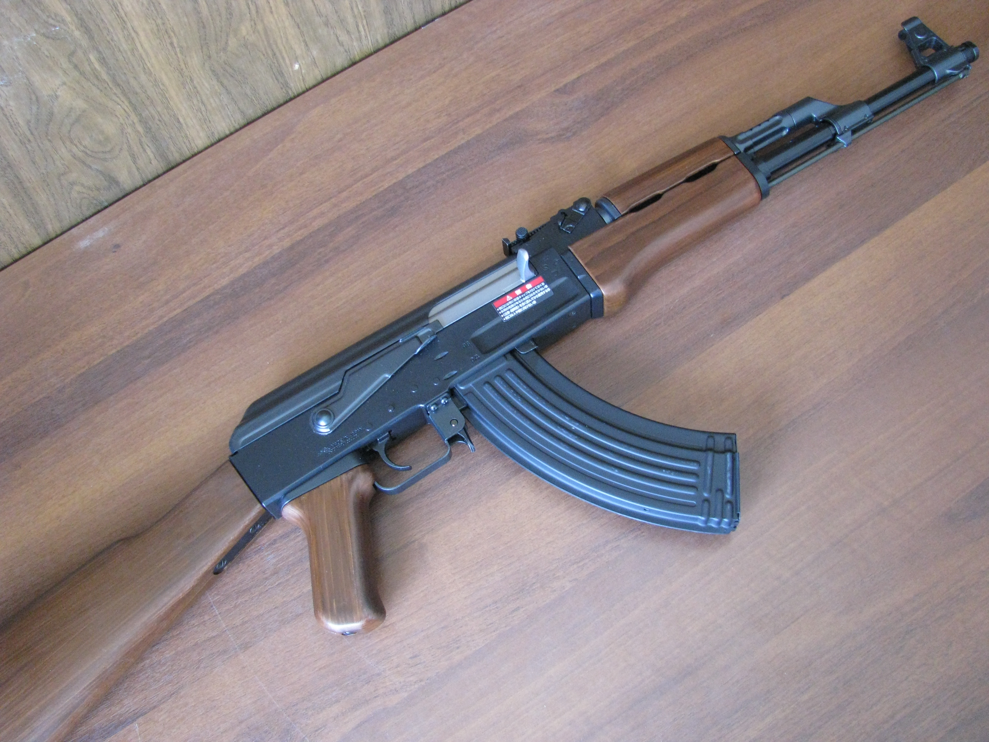 AK-47 от Tokyo Marui (AK47 страйкбольный)